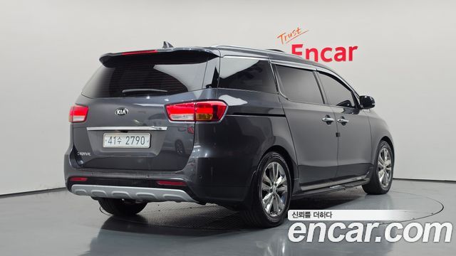 Kia Canival 2016 — photo 2