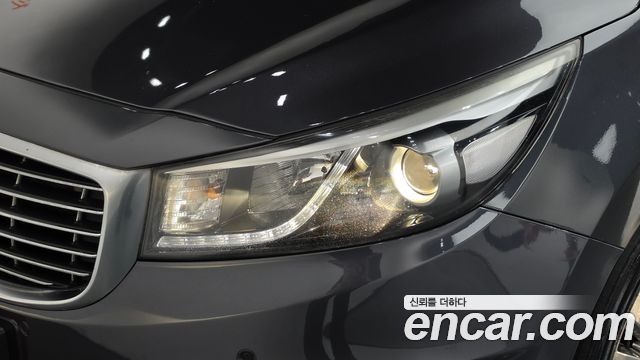Kia Canival 2016 — photo 8