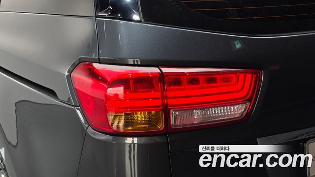 Kia Canival 2016 — photo 9