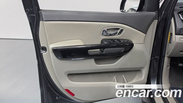 Kia Canival 2016 — photo 14