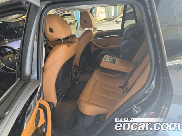 BMW X3 2018 — photo 9
