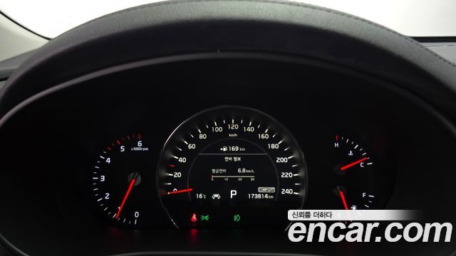 Kia Sorento 2018 — photo 11
