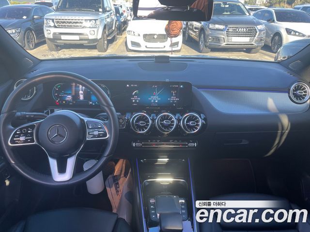 Mercedes-Benz GLA-Class 2021 — photo 5