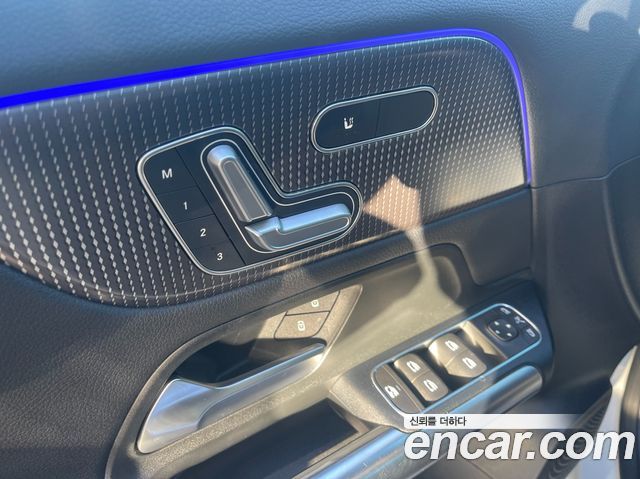 Mercedes-Benz GLA-Class 2021 — photo 12