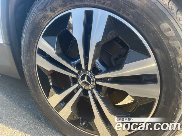 Mercedes-Benz GLA-Class 2021 — photo 17