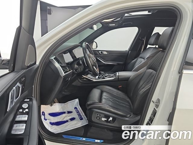 BMW X7 2021 — photo 10