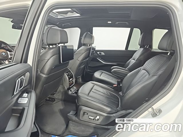 BMW X7 2021 — photo 11