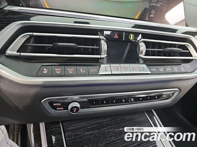 BMW X7 2021 — photo 15