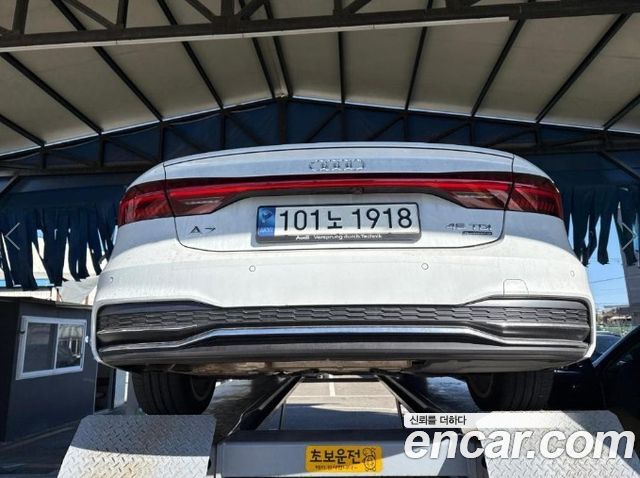 Audi A7 2023 — photo 2