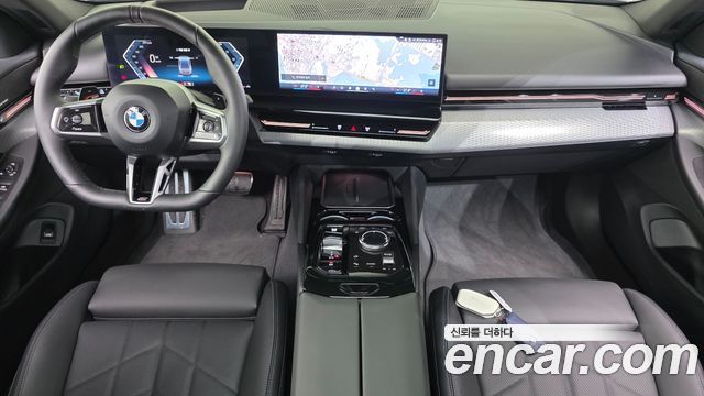BMW 5-Series 2024 — photo 10