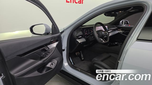 BMW 5-Series 2024 — photo 17