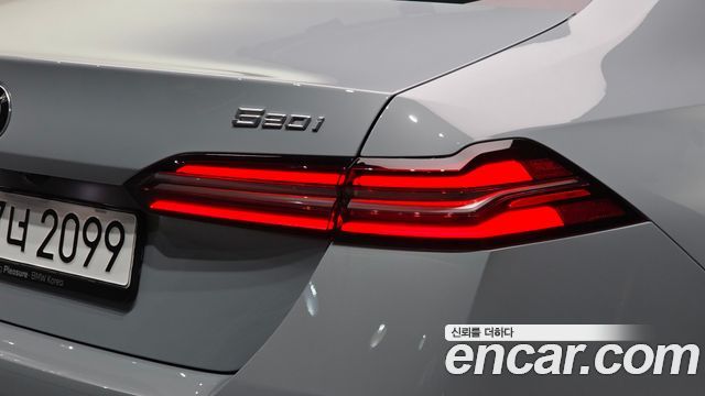 BMW 5-Series 2024 — photo 9