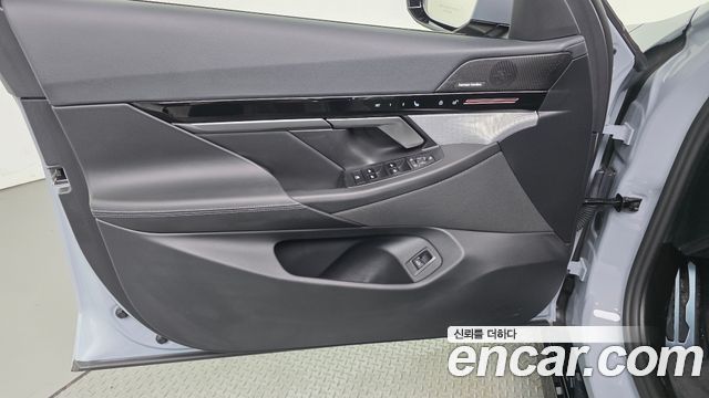 BMW 5-Series 2024 — photo 14