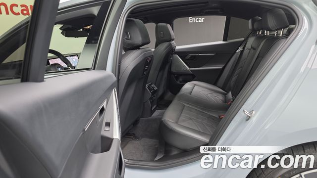BMW 5-Series 2024 — photo 34