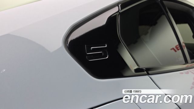 BMW 5-Series 2024 — photo 39