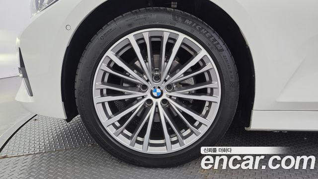 BMW 3-Series 2022 — photo 5