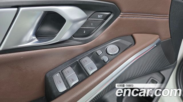 BMW 3-Series 2022 — photo 17