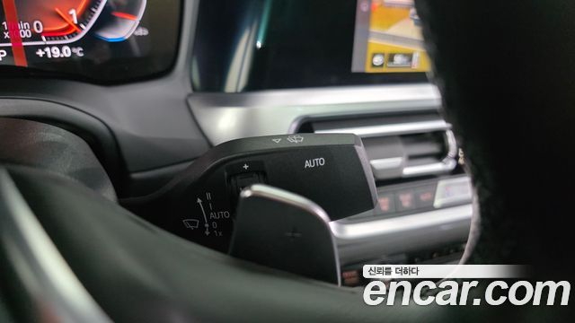BMW 3-Series 2022 — photo 21