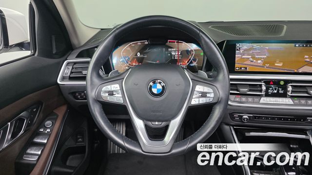 BMW 3-Series 2022 — photo 22