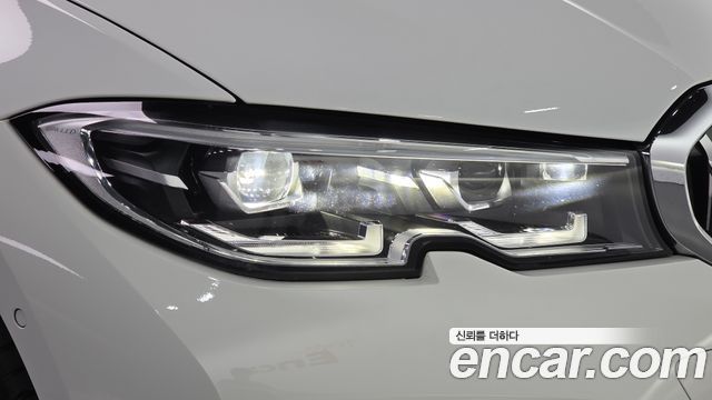 BMW 3-Series 2022 — photo 8
