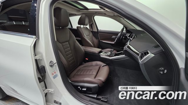 BMW 3-Series 2022 — photo 27