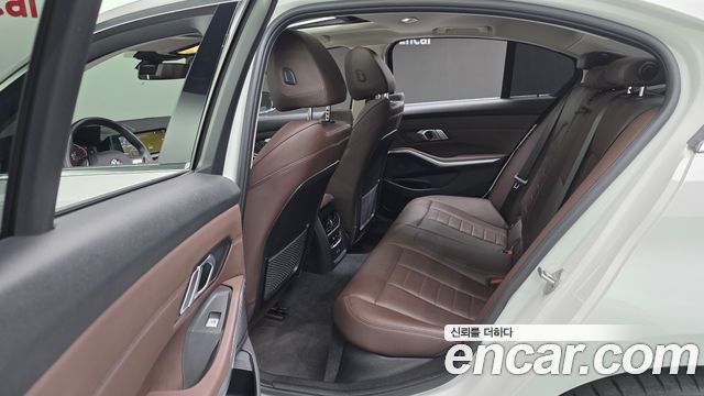 BMW 3-Series 2022 — photo 28