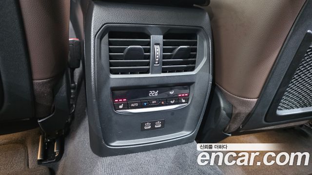 BMW 3-Series 2022 — photo 29