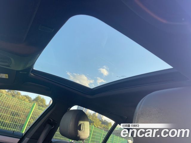 BMW 5-Series 2015 — photo 12