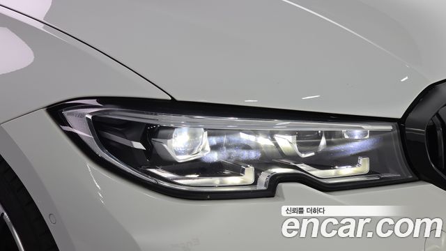 BMW 3-Series 2022 — photo 8