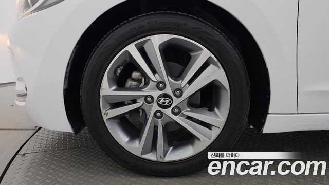 Hyundai AVANTE 2018 — photo 5