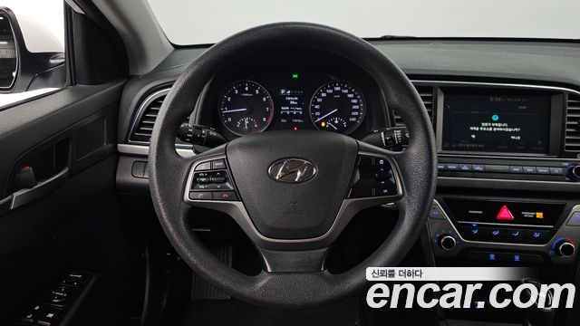 Hyundai AVANTE 2018 — photo 19