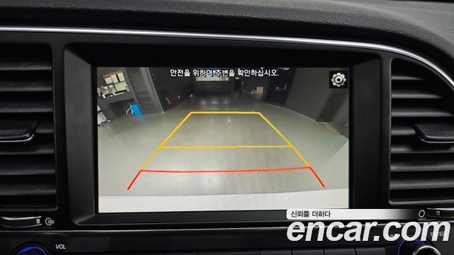 Hyundai AVANTE 2018 — photo 21