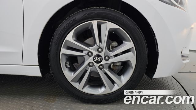 Hyundai AVANTE 2018 — photo 7