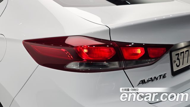 Hyundai AVANTE 2018 — photo 9