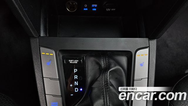 Hyundai AVANTE 2018 — photo 28