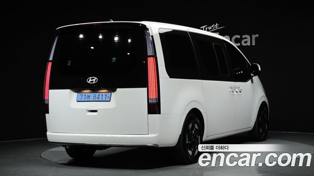 Hyundai Staria 2027 — photo 2