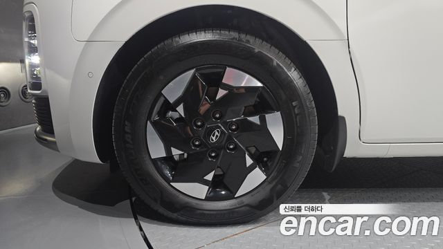Hyundai Staria 2027 — photo 5