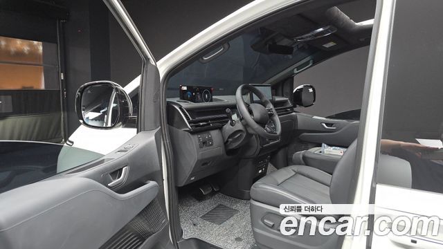 Hyundai Staria 2027 — photo 13