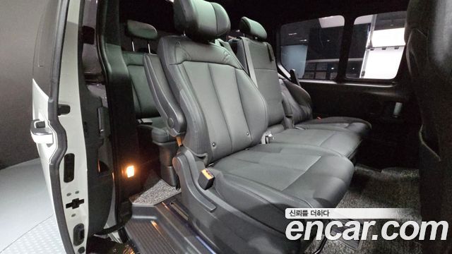 Hyundai Staria 2027 — photo 17