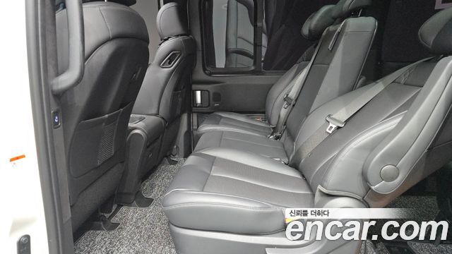 Hyundai Staria 2027 — photo 18