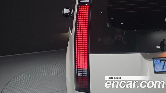 Hyundai Staria 2027 — photo 9