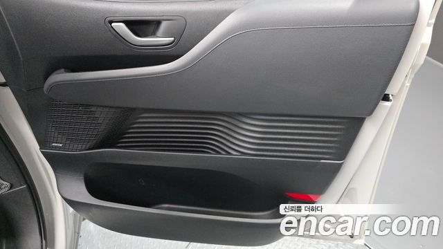 Hyundai Staria 2027 — photo 14