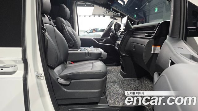 Hyundai Staria 2027 — photo 16