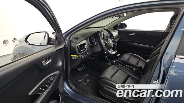 Kia Stonic 2018 — photo 13