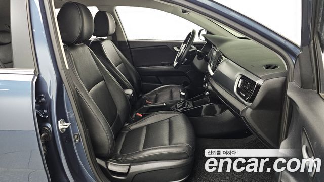 Kia Stonic 2018 — photo 17