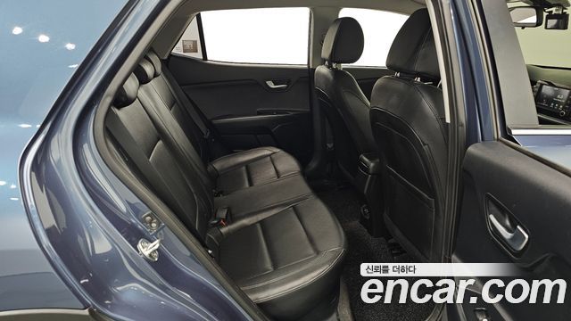 Kia Stonic 2018 — photo 18