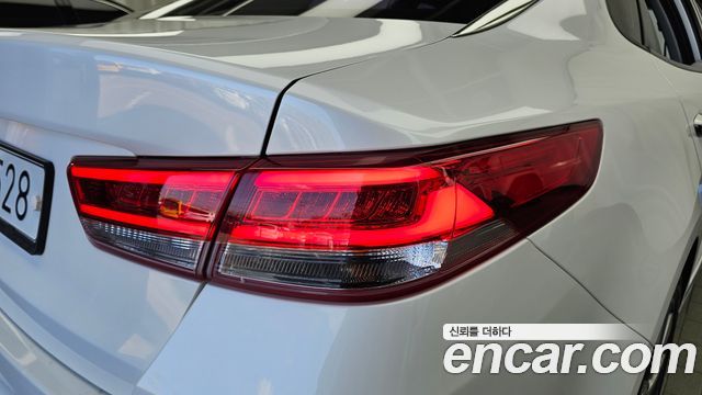 Kia K5 2016 — photo 9