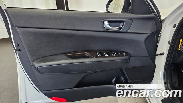 Kia K5 2016 — photo 14