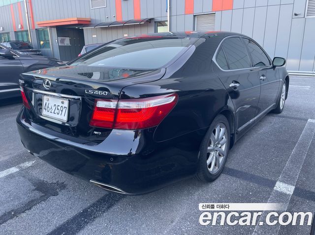 Lexus LS 2009 — photo 2