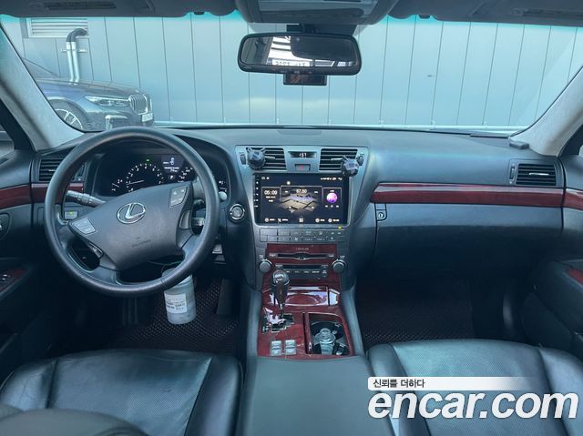 Lexus LS 2009 — photo 5